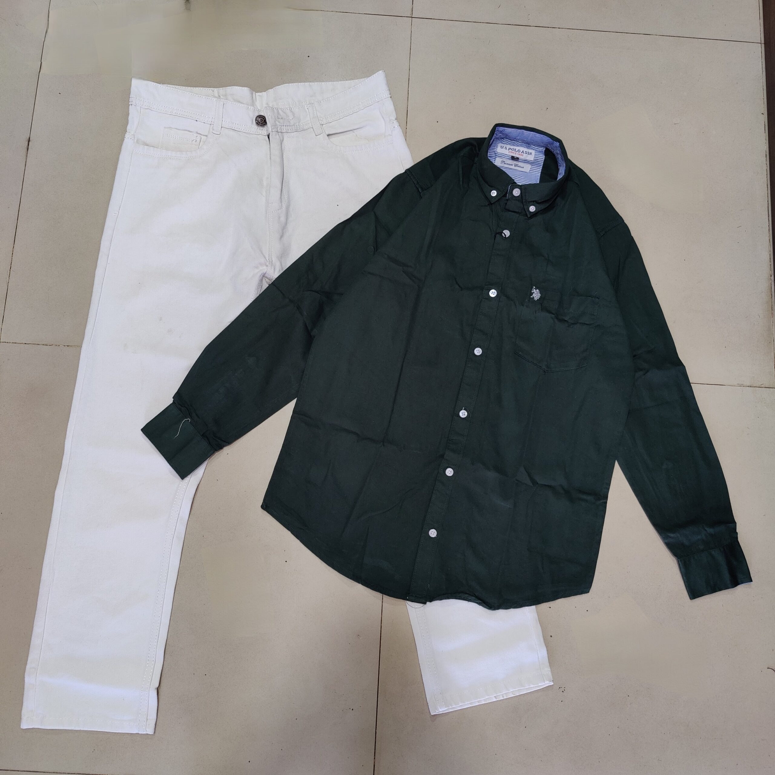 2026/04/1000096441-scaled.jpg Plain green Shirt and white jeans momfit combo for men's - Image 1
