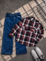 Baggy jeans-shirt combo